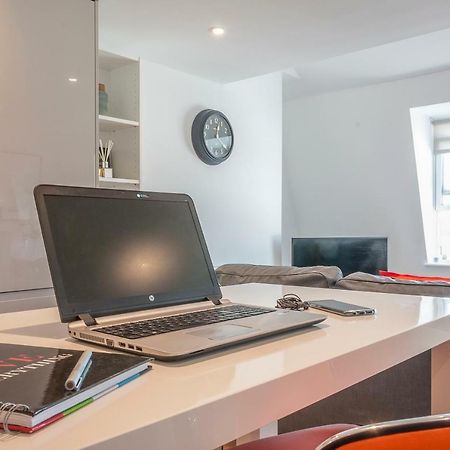 Pure B - Exceptional Views Of Tamar & Royal William Yard With Free Parking & Wifi Apartment Плимът Екстериор снимка