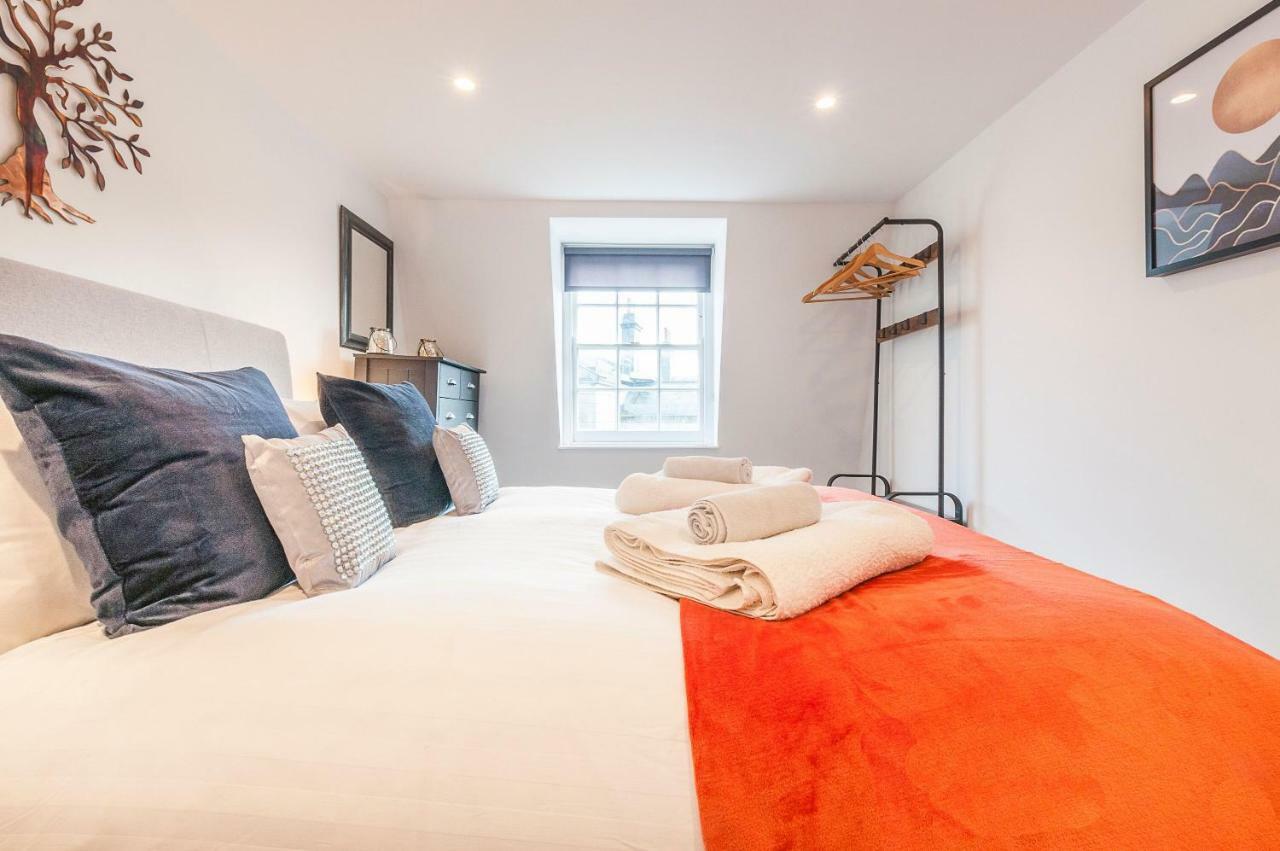 Pure B - Exceptional Views Of Tamar & Royal William Yard With Free Parking & Wifi Apartment Плимът Екстериор снимка
