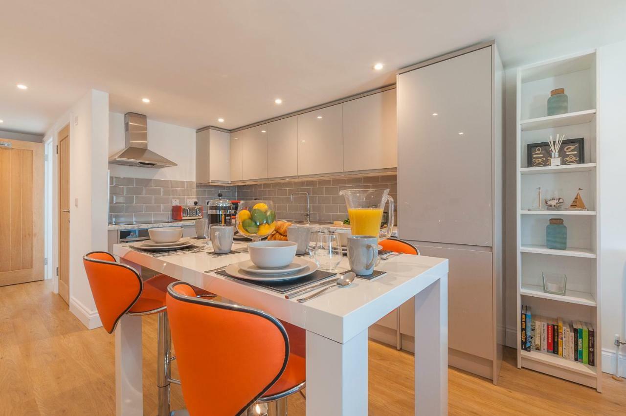 Pure B - Exceptional Views Of Tamar & Royal William Yard With Free Parking & Wifi Apartment Плимът Екстериор снимка