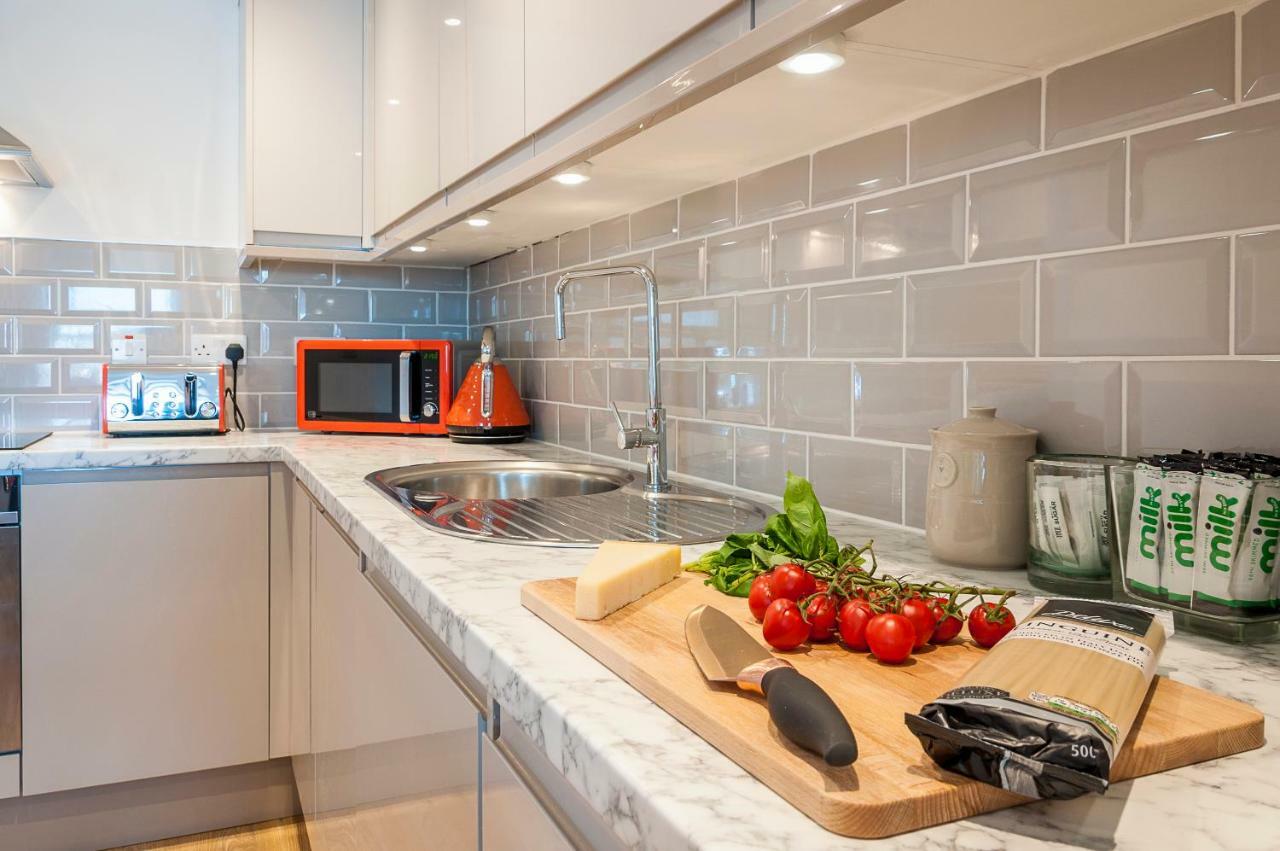 Pure B - Exceptional Views Of Tamar & Royal William Yard With Free Parking & Wifi Apartment Плимът Екстериор снимка