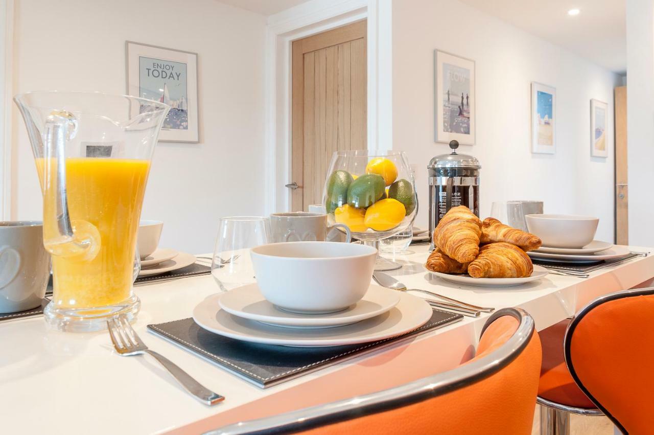Pure B - Exceptional Views Of Tamar & Royal William Yard With Free Parking & Wifi Apartment Плимът Екстериор снимка